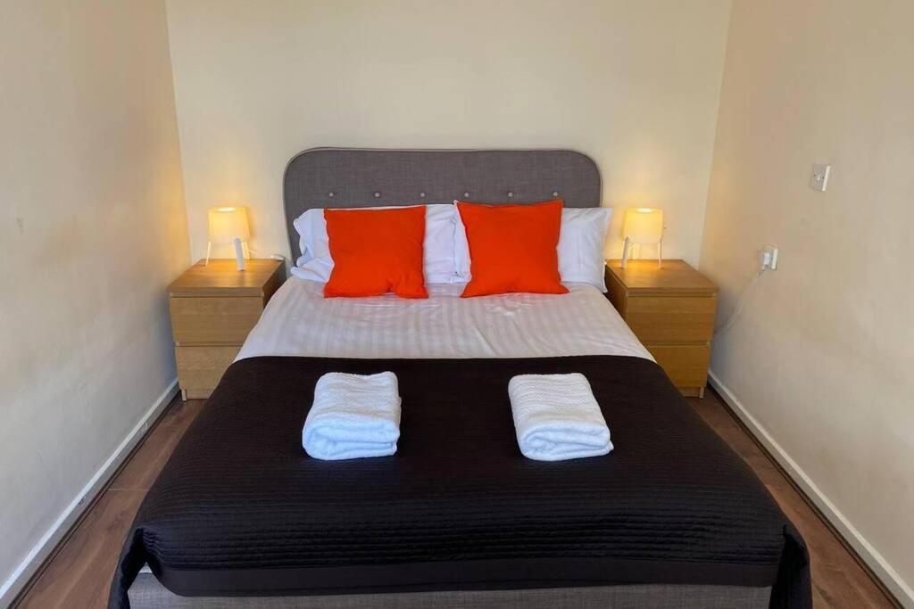Conveniently Situated 1Bed Apt In Stretford Apartment Manchester Bagian luar foto
