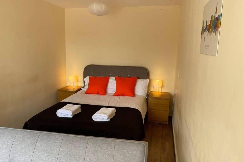 Conveniently Situated 1Bed Apt In Stretford Apartment Manchester Bagian luar foto